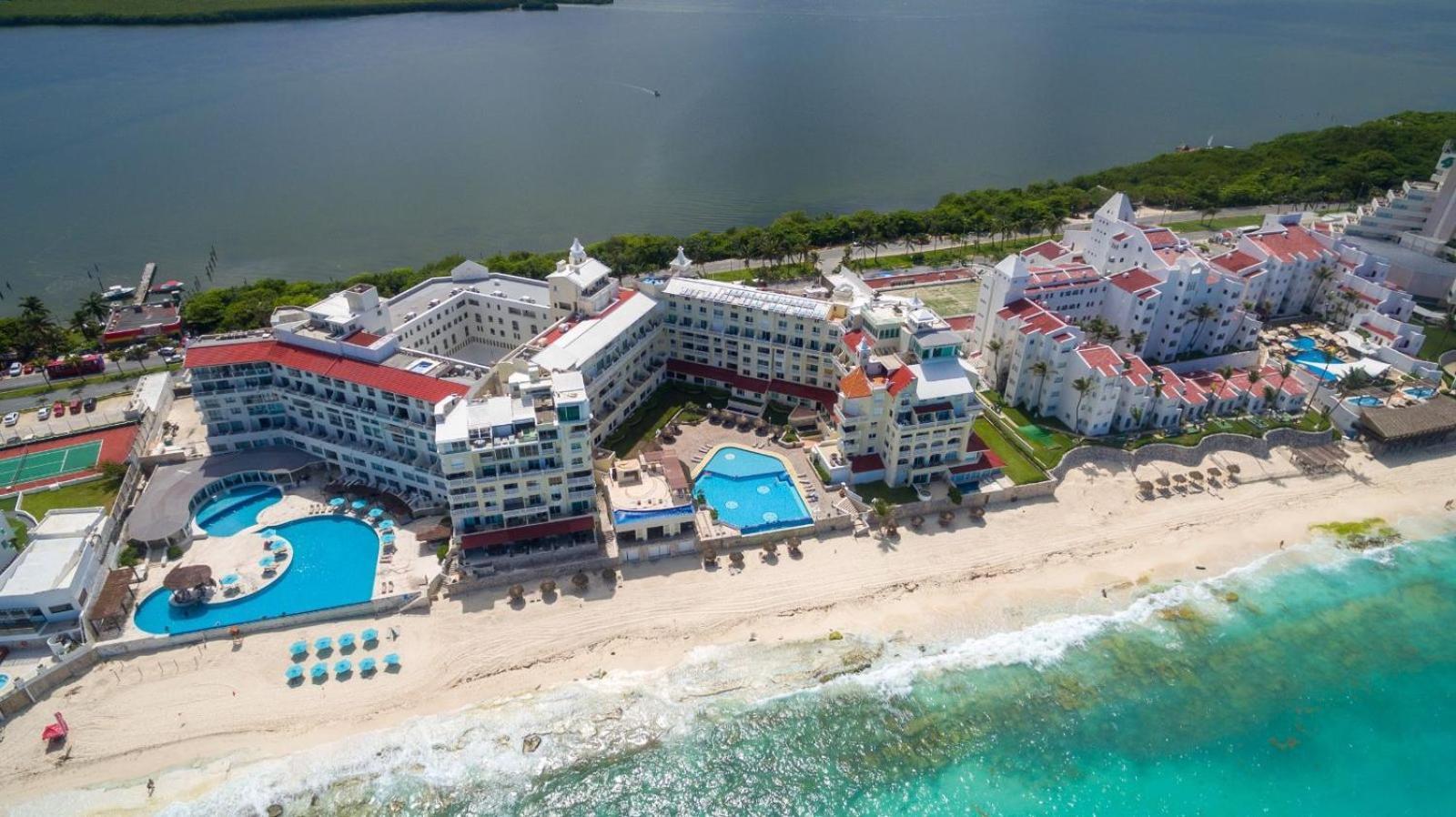 “Magic Sunrise At Cancun” Dış mekan fotoğraf